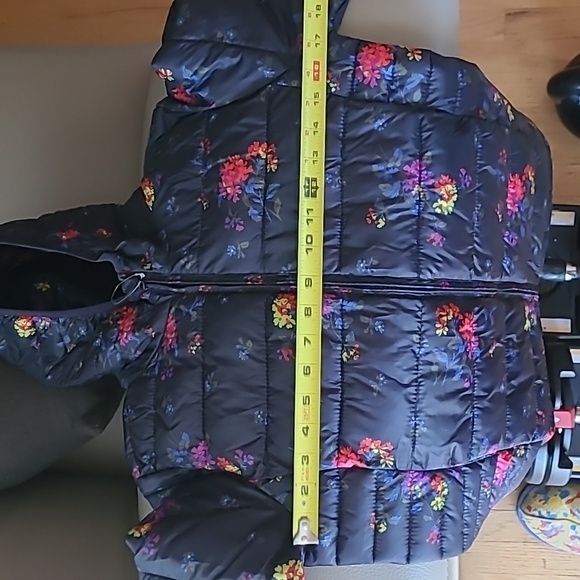 Gap kids puffy jacket - Picture 5 of 5